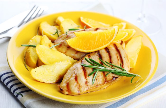 Chicken breasts are one of the apple recipes you can try