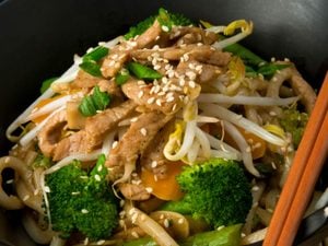 Shanghai Noodles with Chicken and Broccoli
