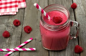 Raspberry and Pomegranate Smoothie