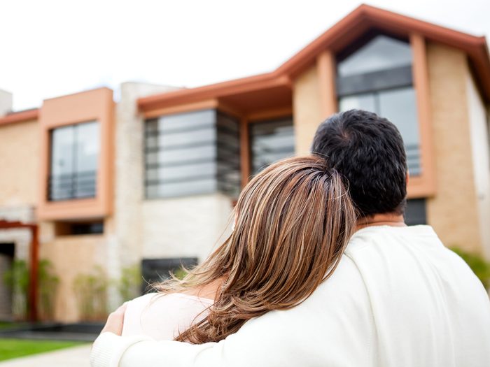 top tips for house hunting - couple