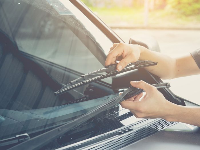 How to replace windshield wiper blades