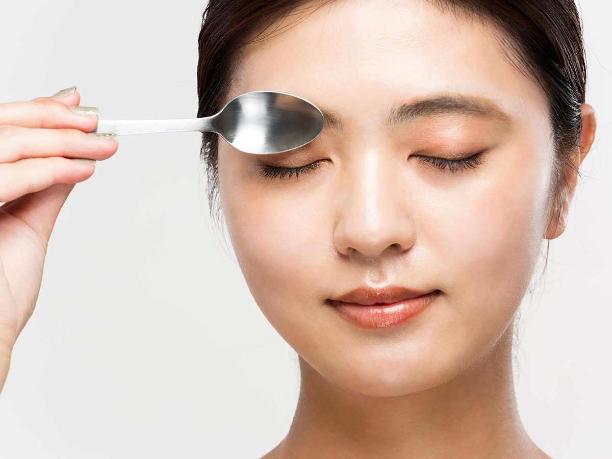How to revive tired eyes - Spoons