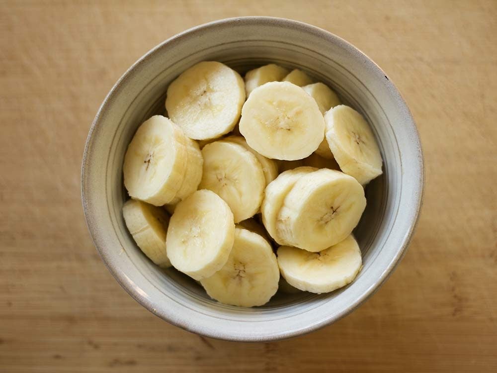 top organic foods to buy - bananas