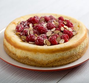 Almond Cheesecake with Raspberries