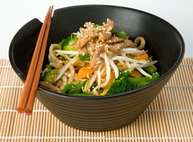 Shanghai Noodles With Chicken and Broccoli