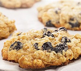 Chewy Oatmeal Cookies With Dried Blueberries