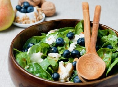 Stomach-Sensitive Spinach, Pork and Blueberry Salad