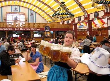 It's Possible to Carry 19 Steins at Once