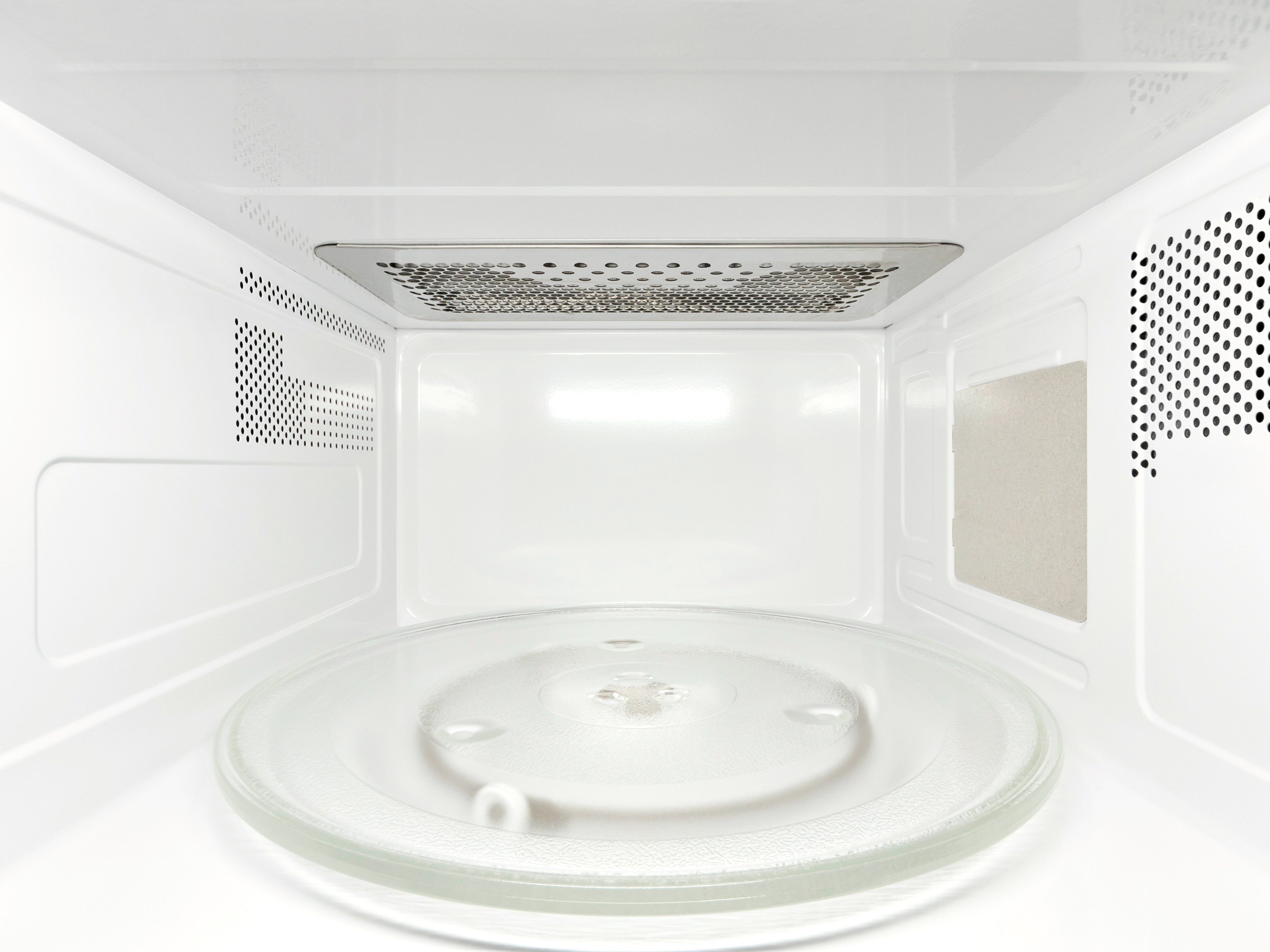 How to Clean Your Microwave Floor and Turntable