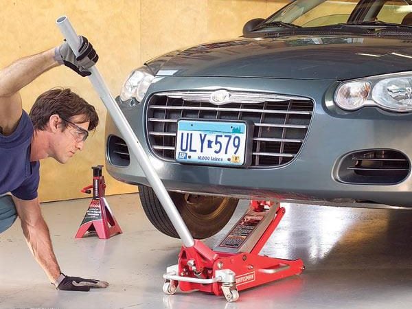 Tips on How to Safely Use a Car Jack