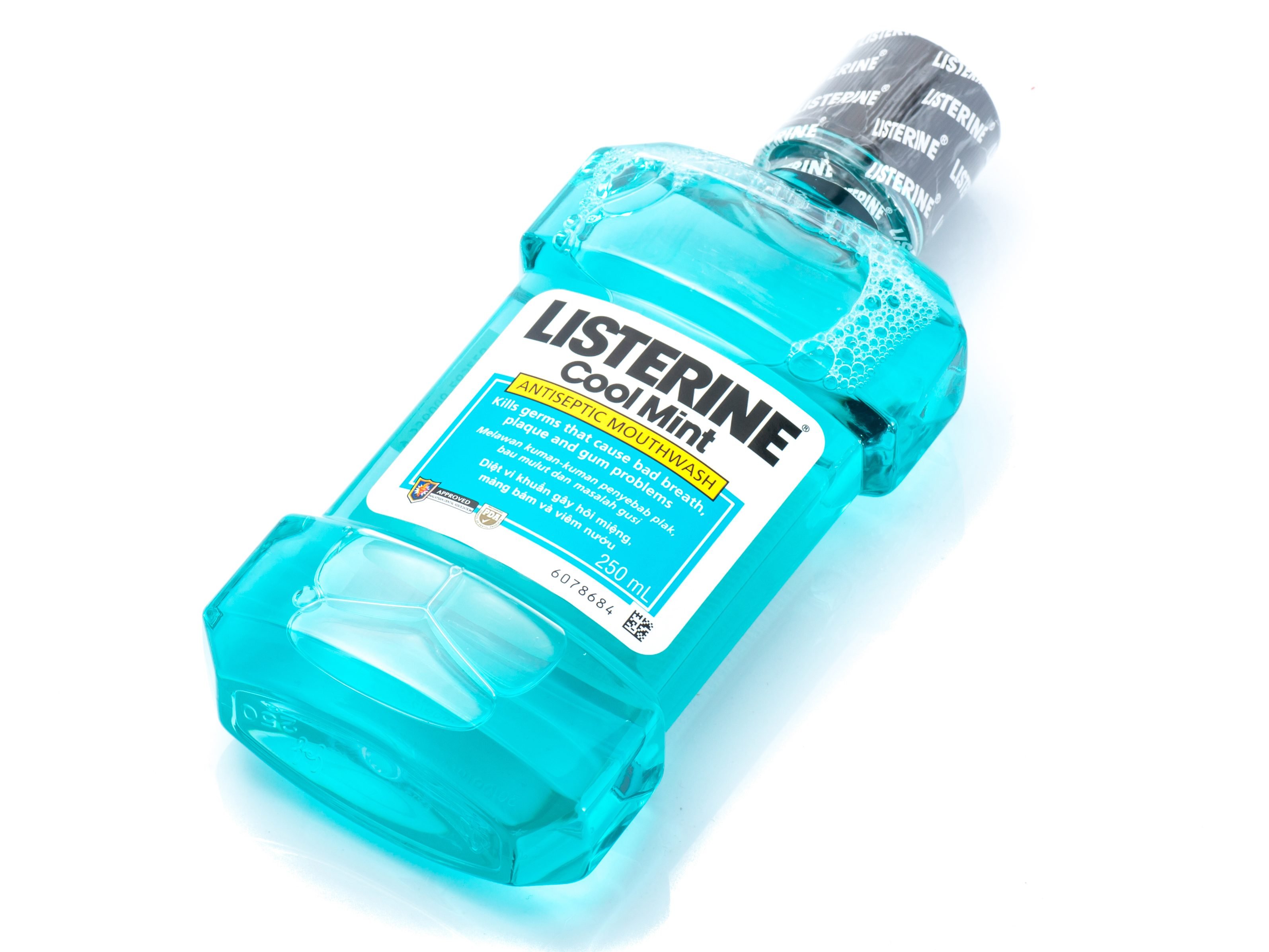 8. Try Listerine in your Washing Machine