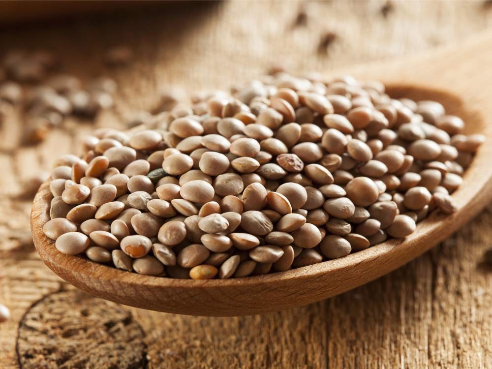Brown uncooked lentils