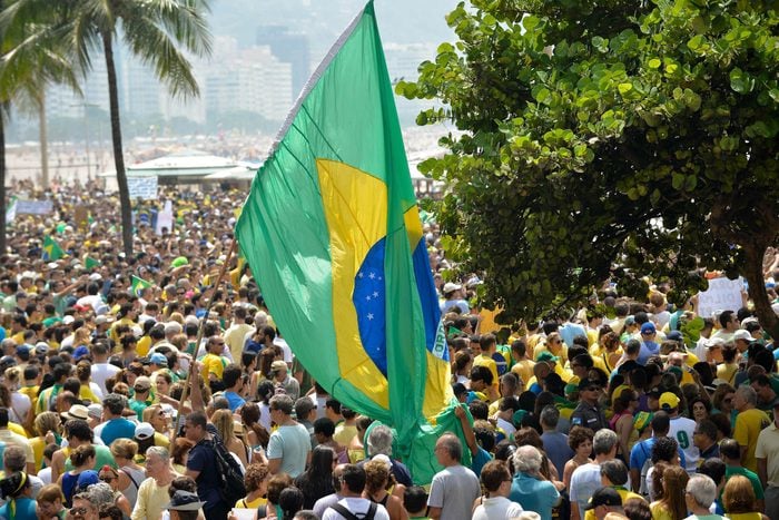 Thousands of protestors in Rio de Janeiro
