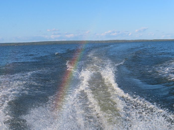 Rainbow pictures - boat spray rainbow