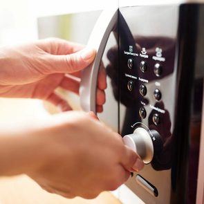 Foods you should never microwave - using microwave