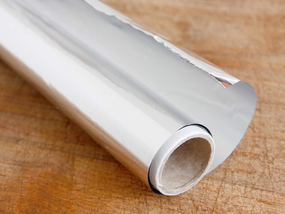 Aluminum foil can clean silver