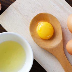 Cooking shortcuts - Egg yolk separated from egg whites