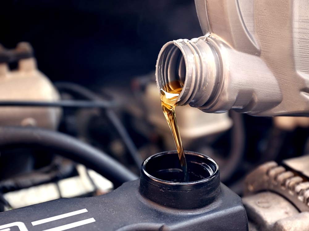 Synthetic engine oil