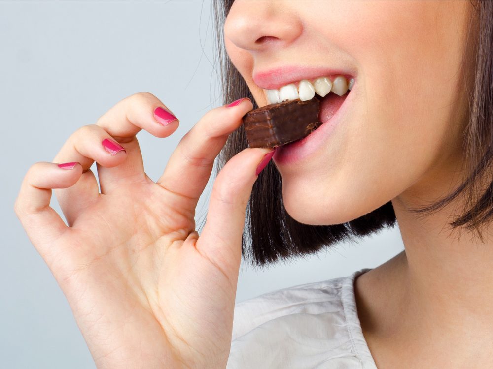 Chew more and eat less to train your brain to hate junk food