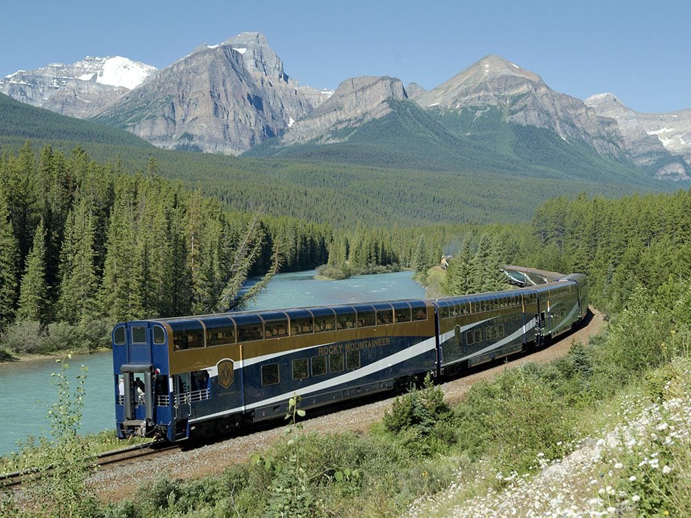 Rocky Mountaineer at Morant's Curve
