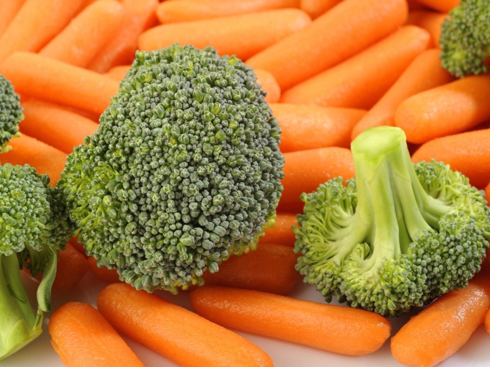 Snack on baby carrots and broccoli florets to increase your dietary fibre