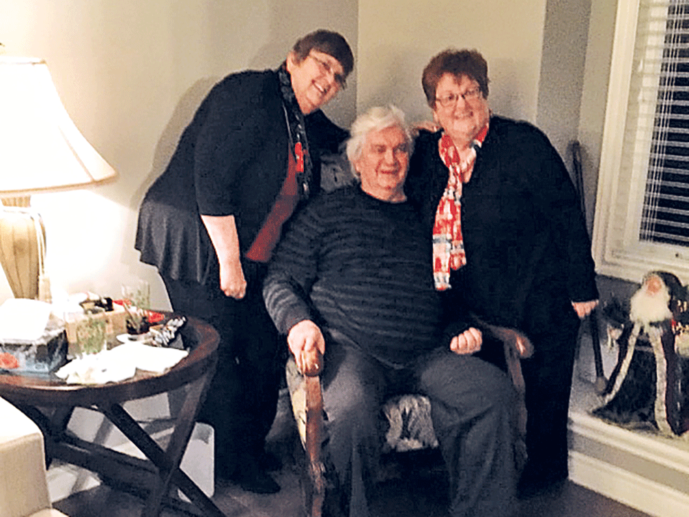 Kip Malone with sister Margaret Fowler and Barbara Earle. 