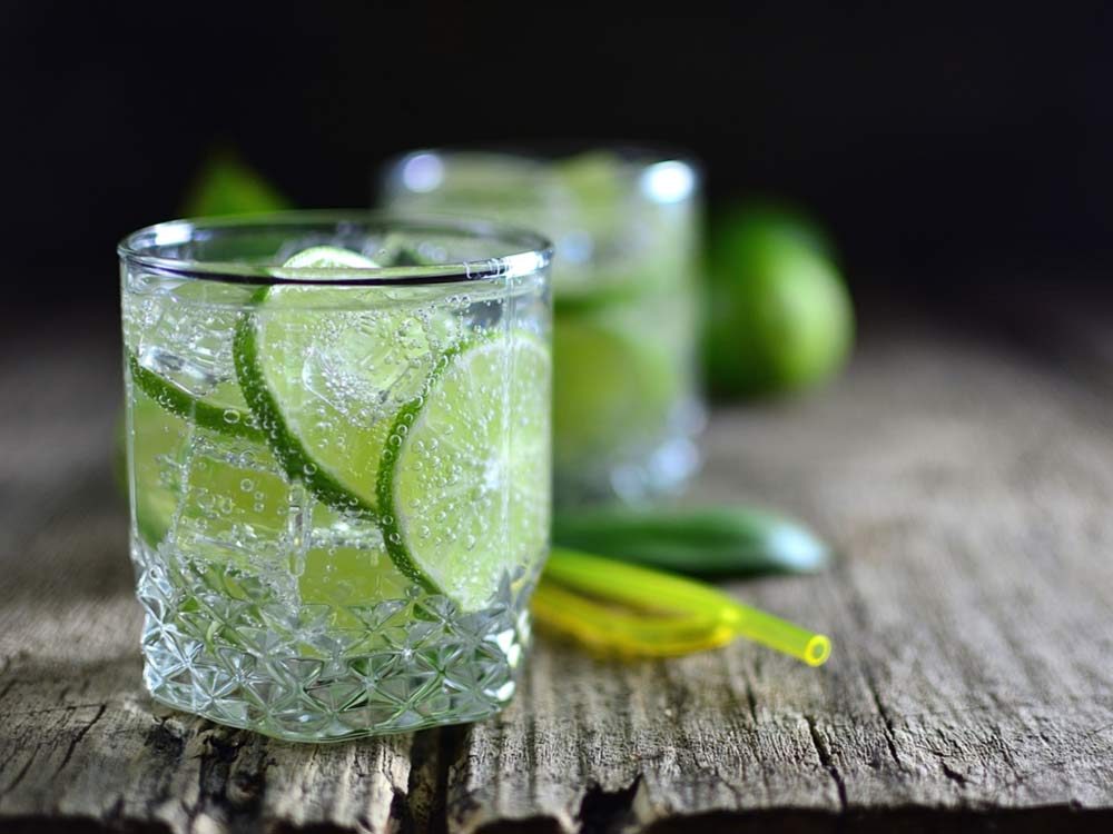 Sparkling water with lime slices