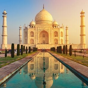 Travelling to India from Canada - Taj Mahal