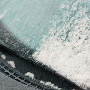 How to defrost your windshield
