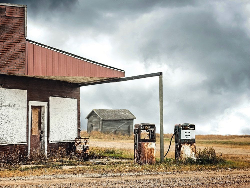 Saskatchewan ghost town - Gas station in Bromhead