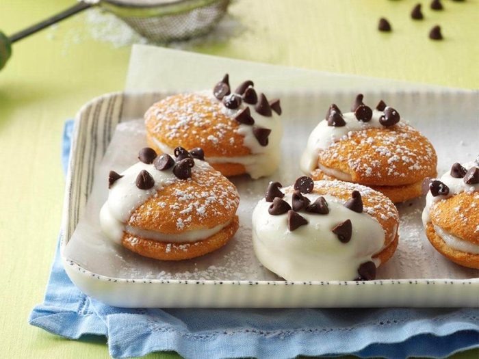 Christmas cookie recipes - Cannoli wafer sandwiches