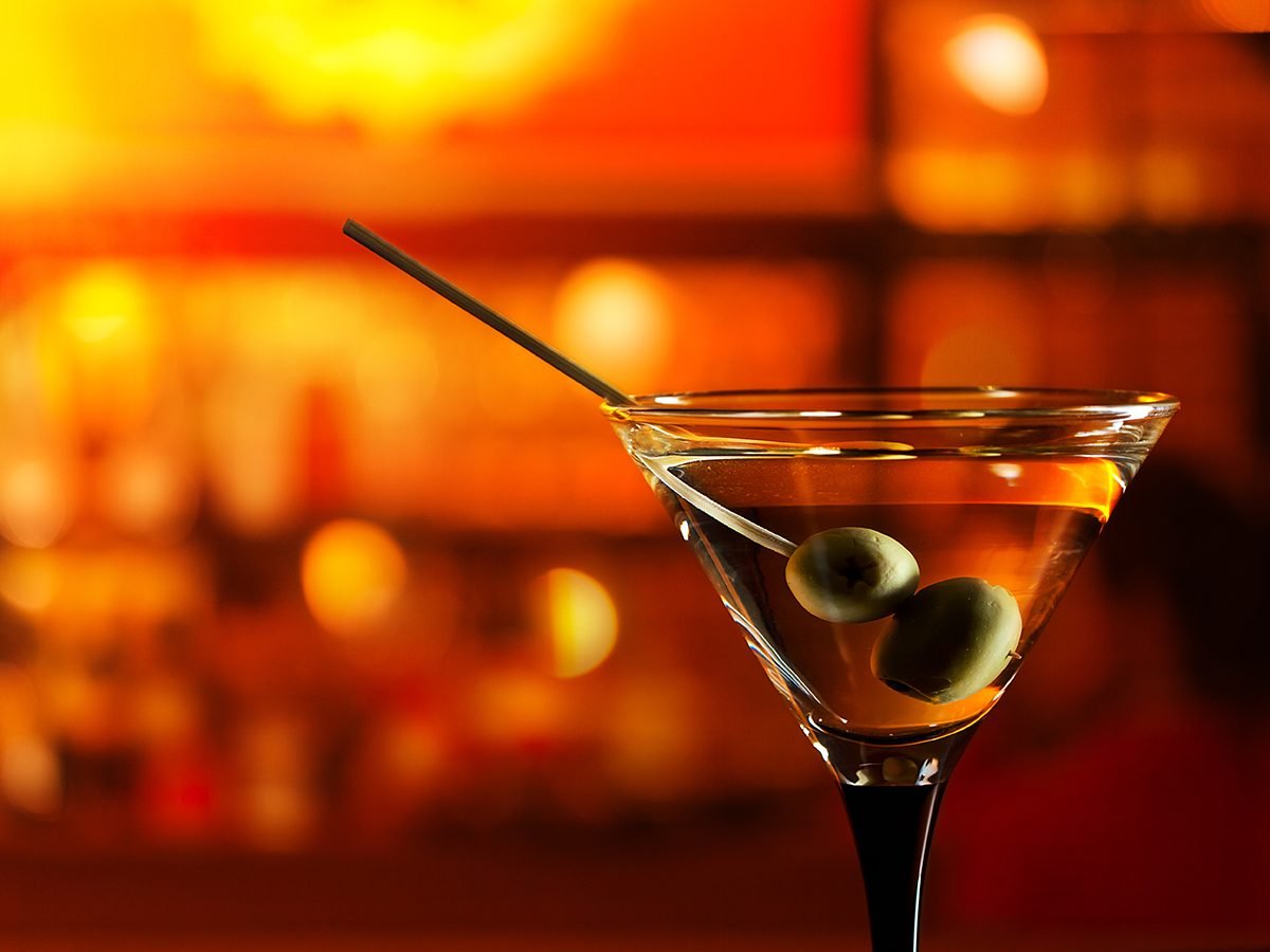 Best Reader's Digest jokes of all time - martini cocktail at bar