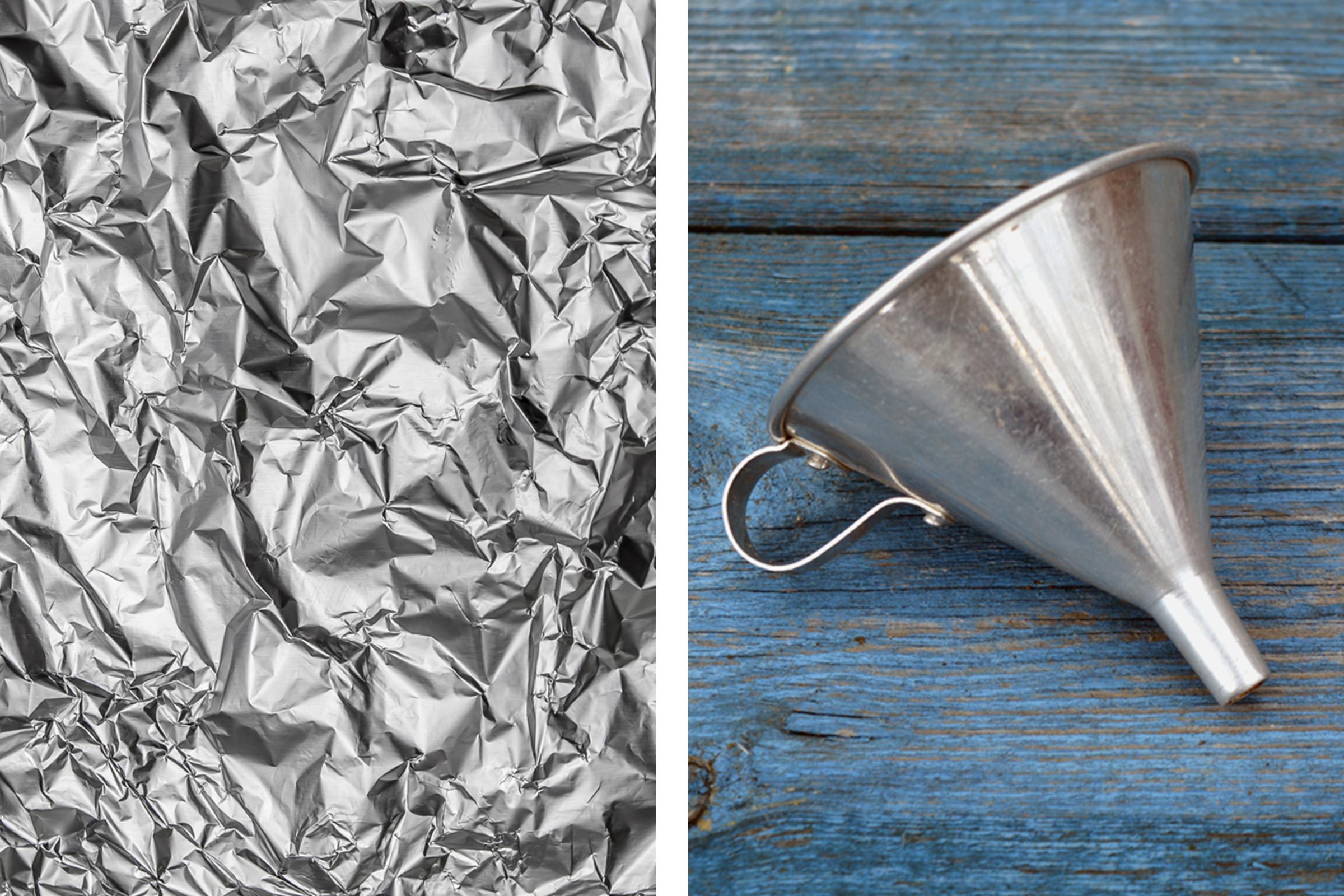 Why is only 1 side of aluminum foil shiny?