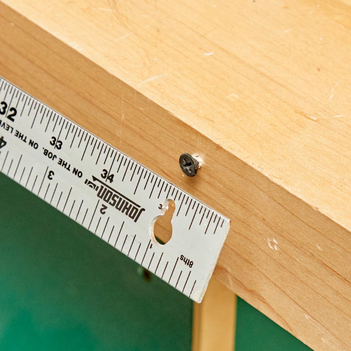 HH keyhole ruler to workbench