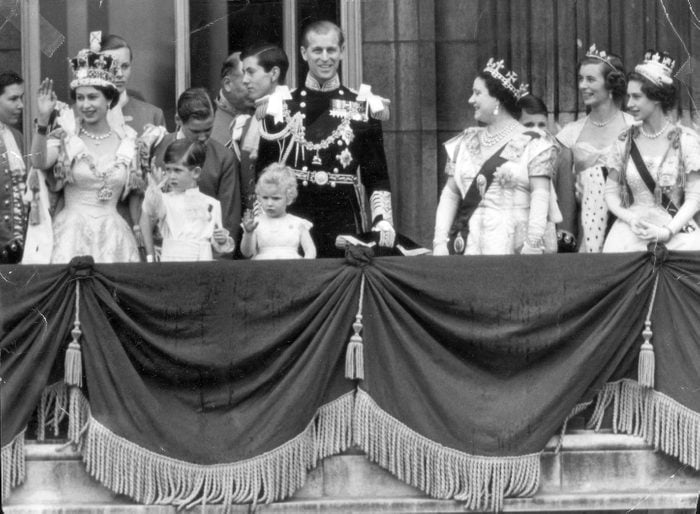 Coronation Day 2nd June 1953 As Soon As The Procession Ended The Crowds Began To Flood Down The Mall Towards The Palace. They Creid 'we Want The Queen!' And At 5.30p.m. The Newly Crowned Queen Stepped On To The Balcony Of Buckingham Palace To Be Ac