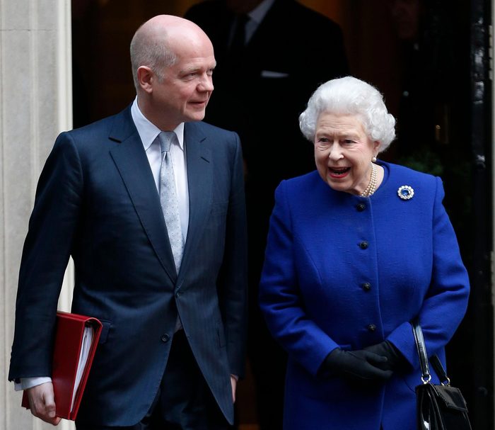Britain Queen in Cabinet