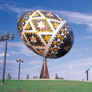 Roadside attractions Canada - Vegreville Pysanka Egg