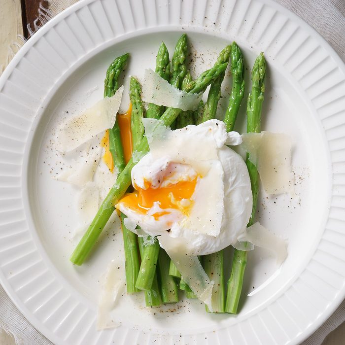 Asparagus salad with Poached Egg and parmesan cheese