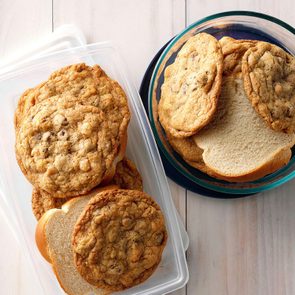 Kitchen hacks - Keep cookies fresh