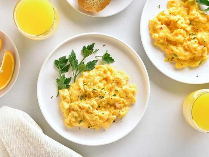 Secret ingredients to extra fluffy eggs - Plate of scrambled eggs