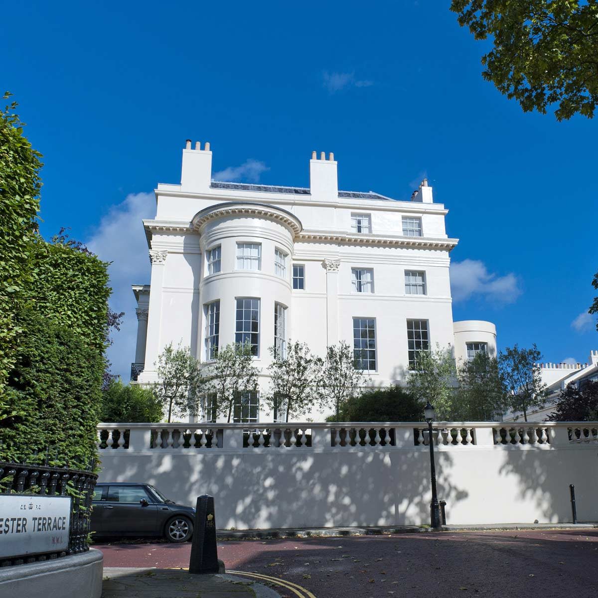 Neoclassical mansion, Cumberland Terrace, London England