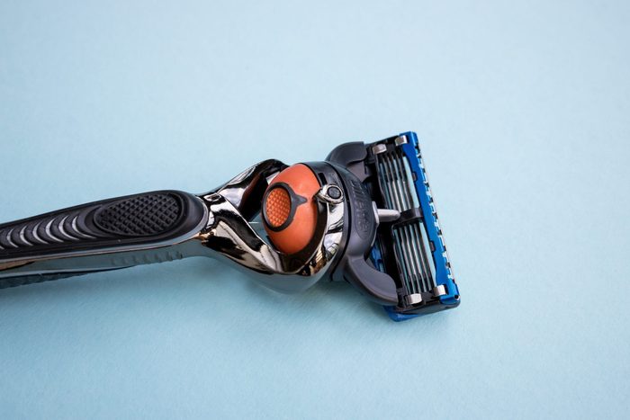 $1 solutions - men's razor