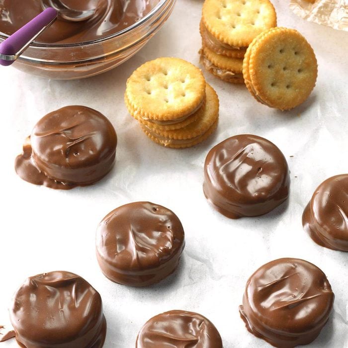 genius holiday tips - Dipped Peanut Butter Sandwich Cookies