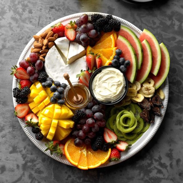 genius holiday tips - Fruit and Cheese Board