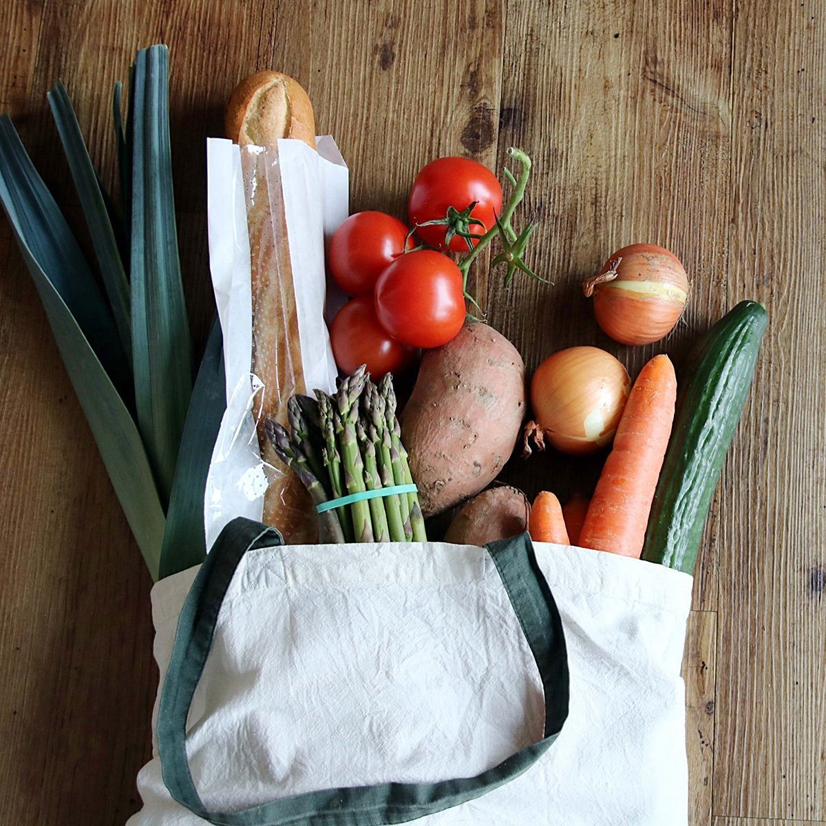 Grocery bag with produce