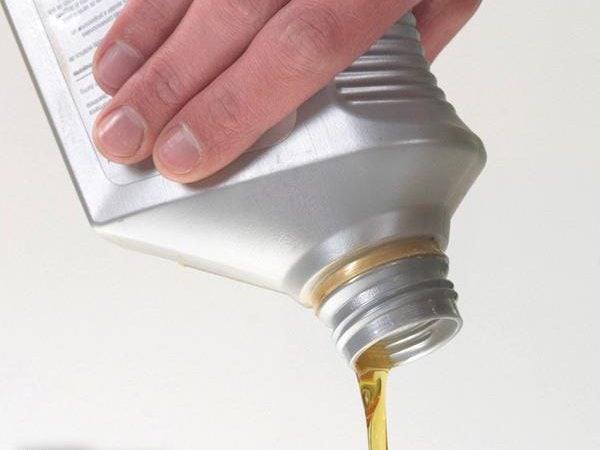 How to pour oil into your engine without making a mess