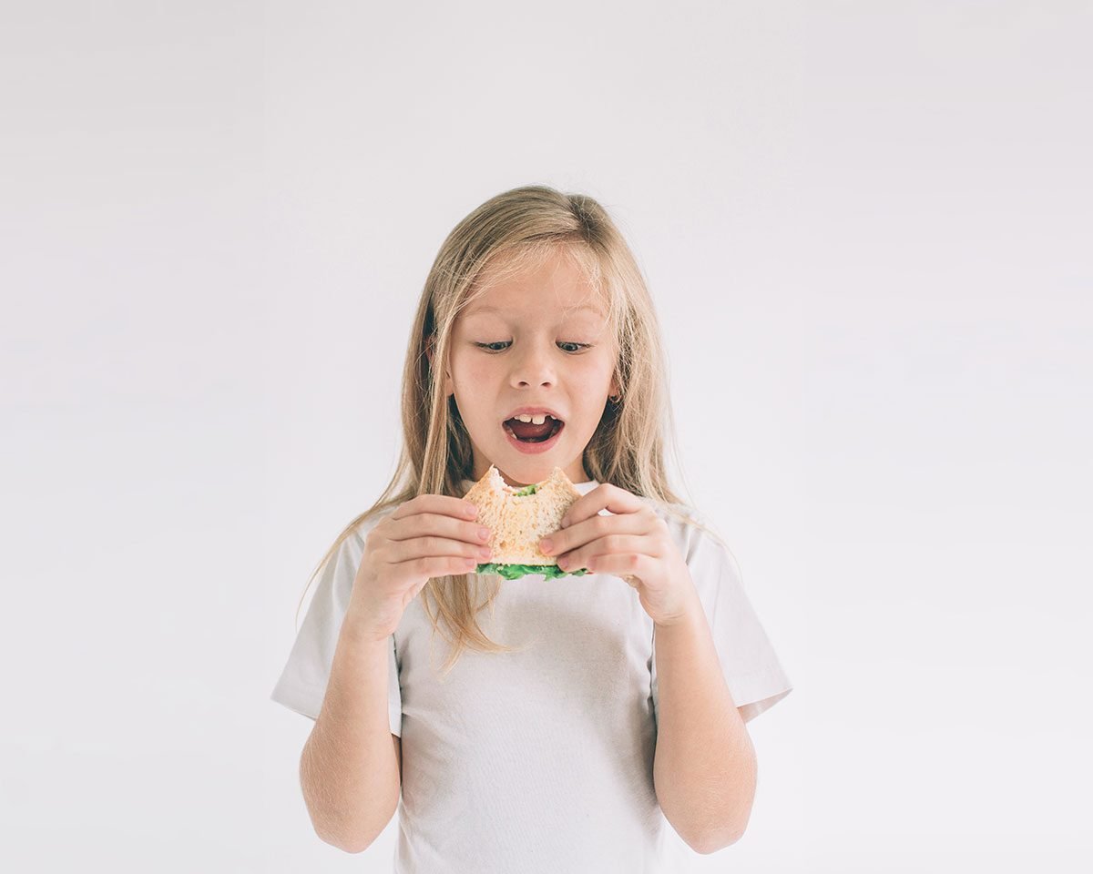 Funny parenting Tweets - kid eating sandwich