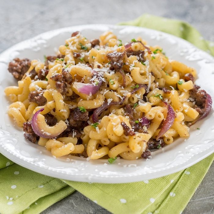 elbow pasta with mince beef meat, onion and cheese; Shutterstock ID 1177862743; Job (TFH, TOH, RD, BNB, CWM, CM): TOH