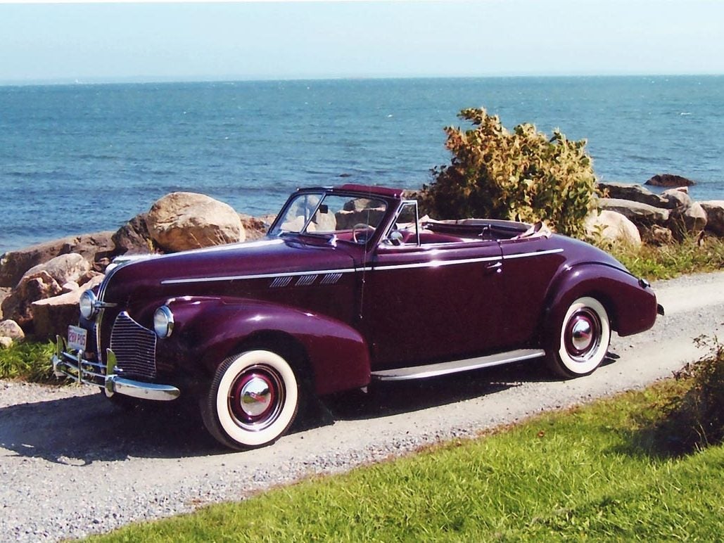 1940 Pontiac Deluxe Six Cabriolet