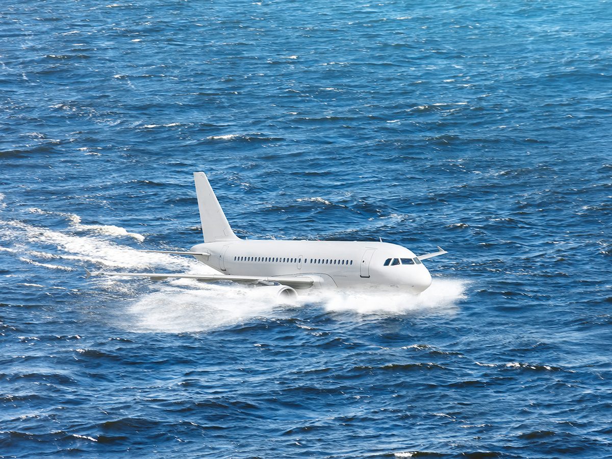 Aviation terms - emergency plane landing on water